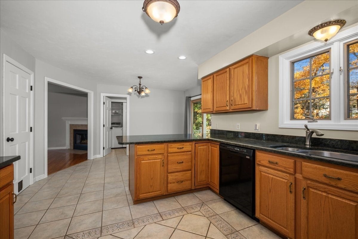 16 Wildflower Dr