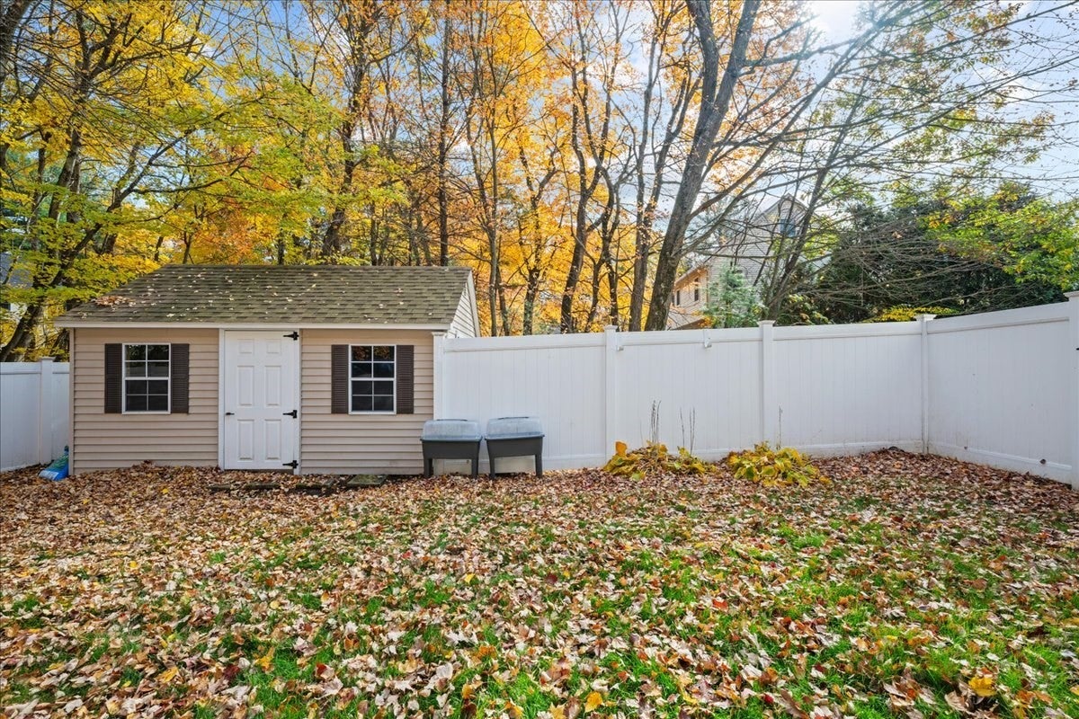 16 Wildflower Dr, Sutton, MA, 16 Wildflower Dr, Sutton, MA Photo #38