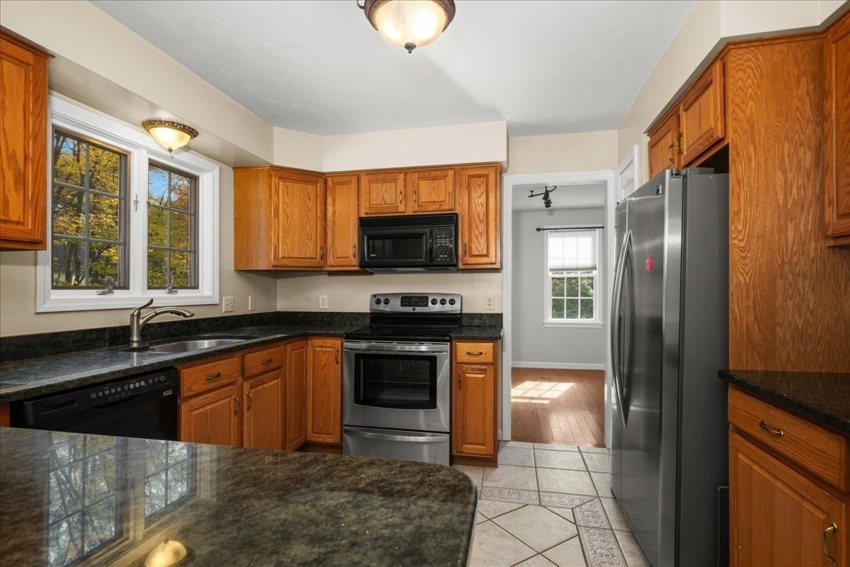 16 Wildflower Dr