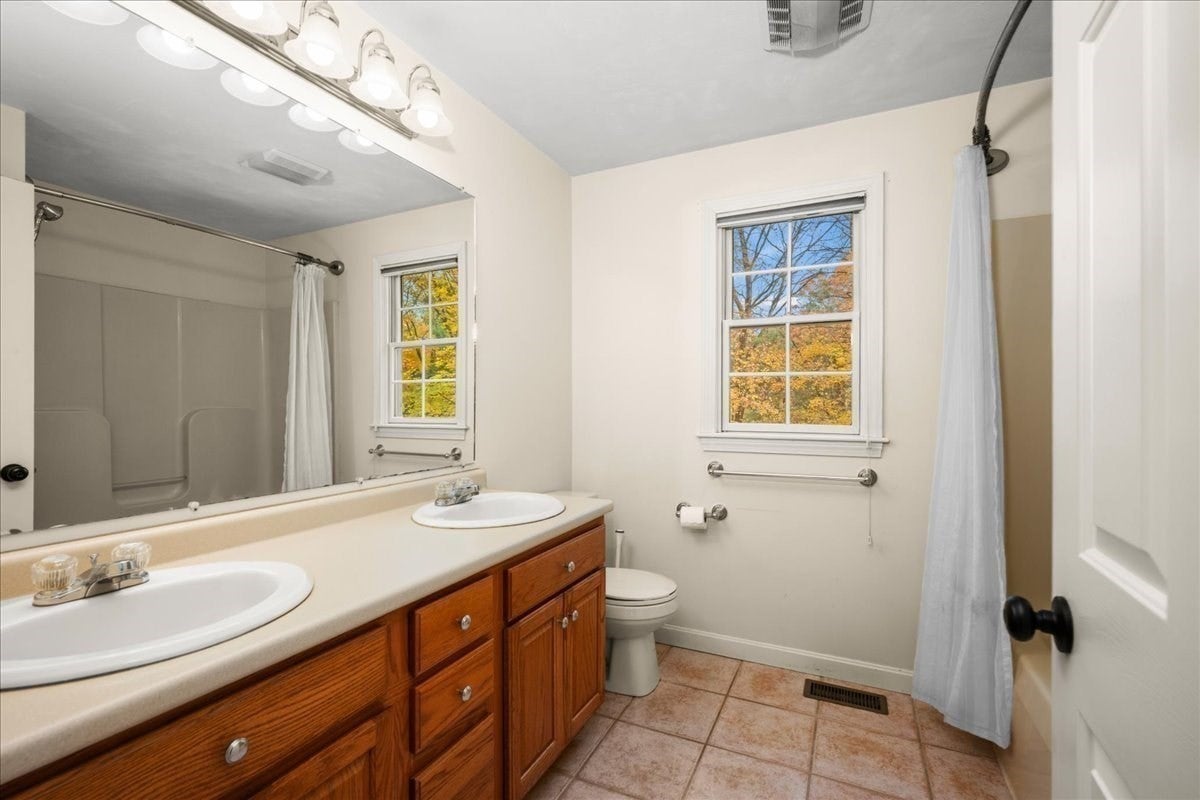 16 Wildflower Dr, Sutton, MA, 16 Wildflower Dr, Sutton, MA Photo #25