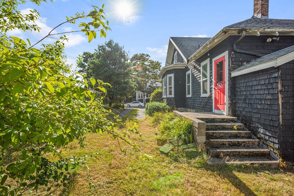92 Thurber Ave