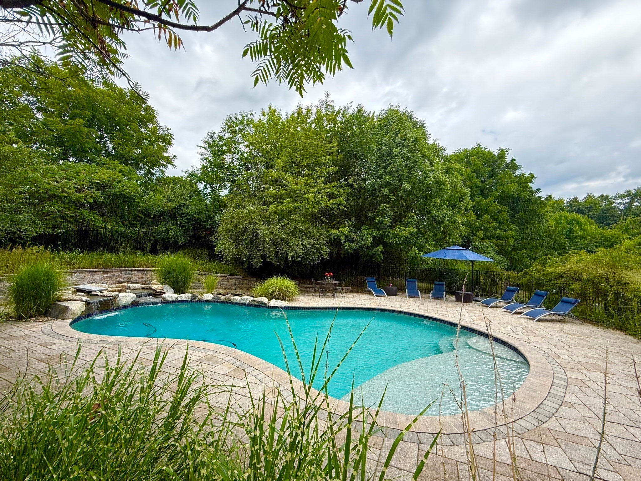 27 Little Pond Rd