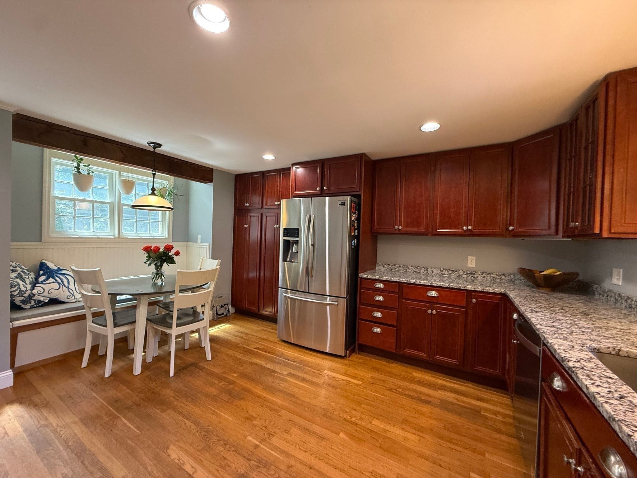 27 Little Pond Rd
