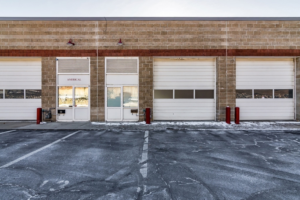 100 Ferncroft Rd 204