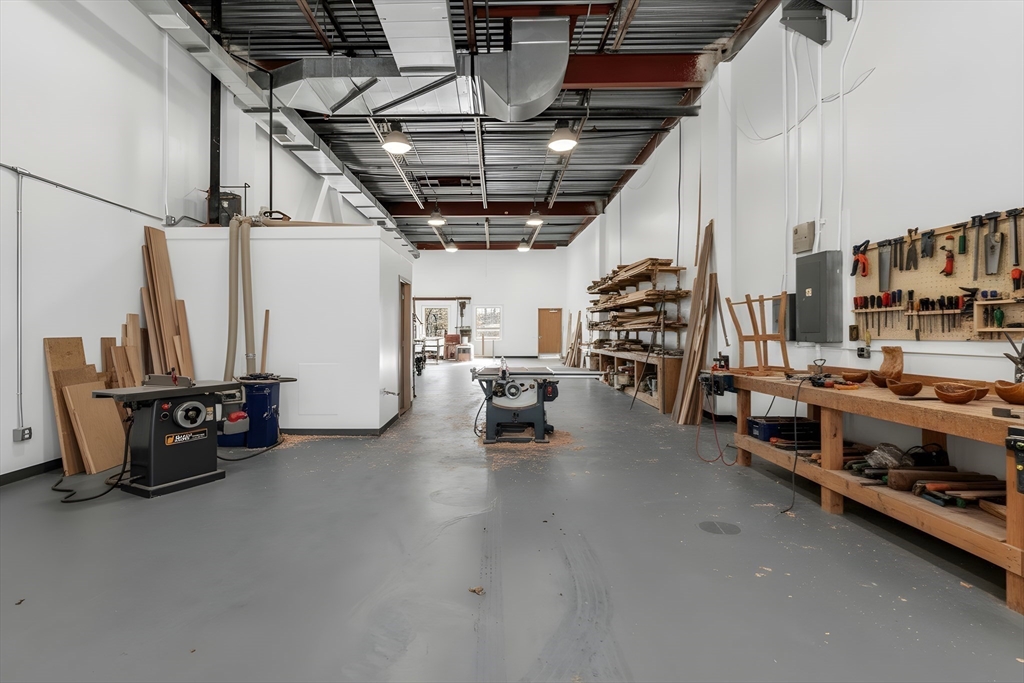 100 Ferncroft Rd 204