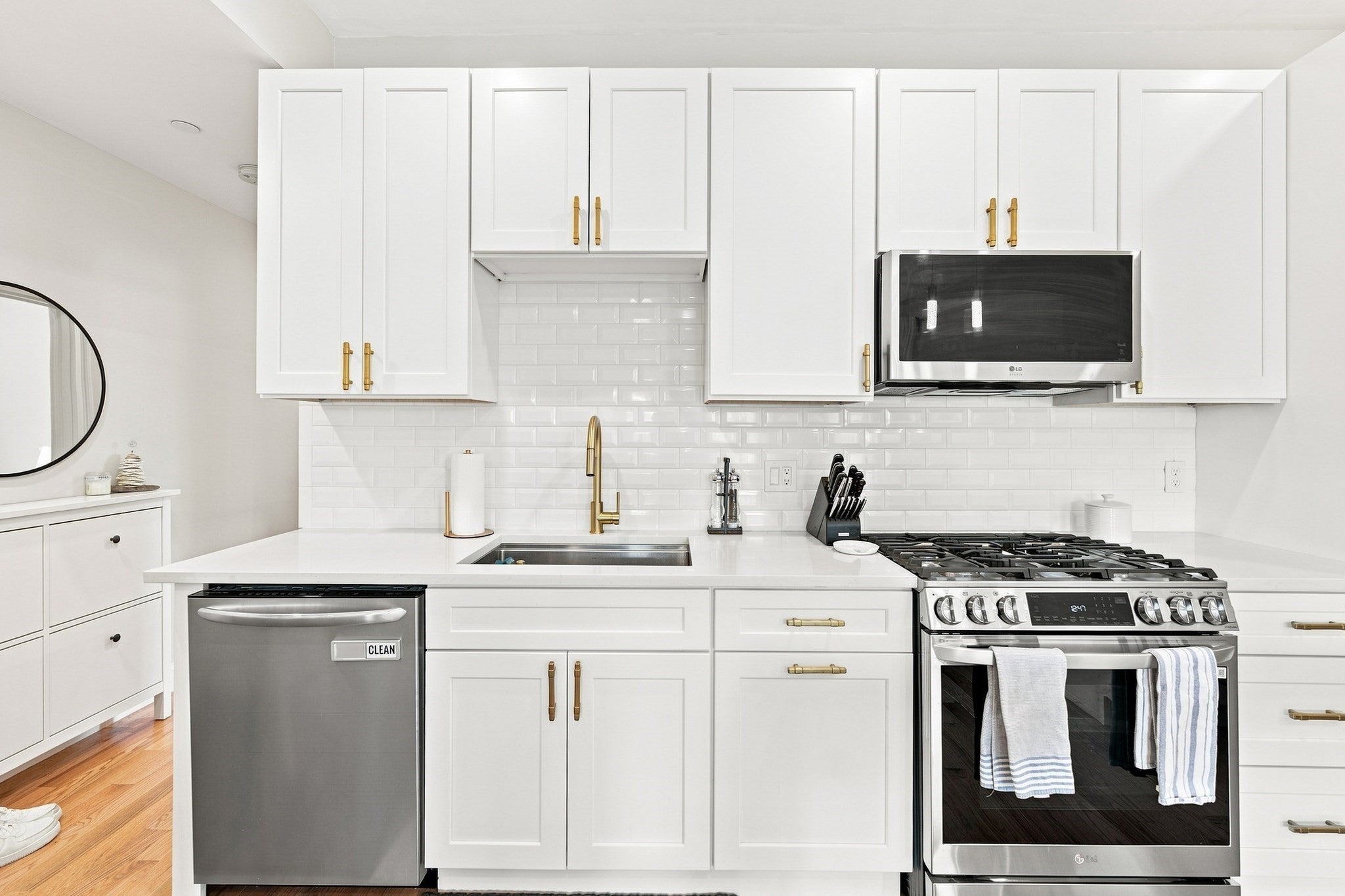 Photo of 35 Somerset AVE, Winthrop, MA