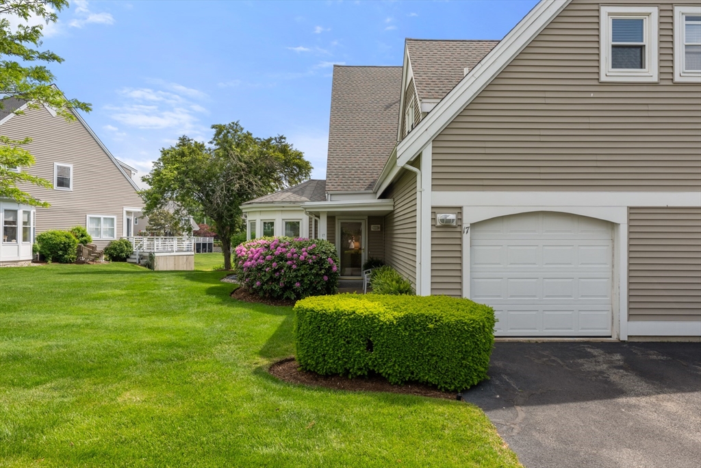 17 Bay Pointe Dr Ext 17