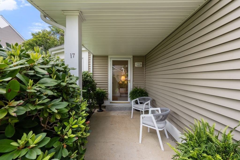 17 Bay Pointe Dr Ext 17