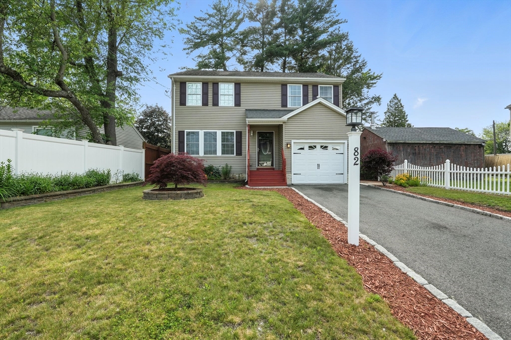 82 Lloyd Ave