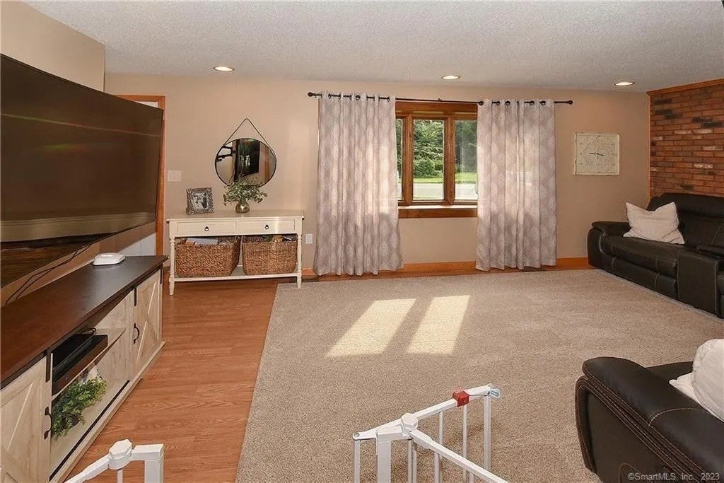 281 Abbe Rd, Enfield, CT, 281 Abbe Rd, Enfield, CT Photo #9