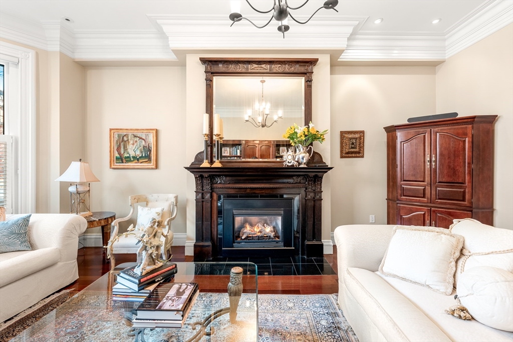 392 Marlborough St 1