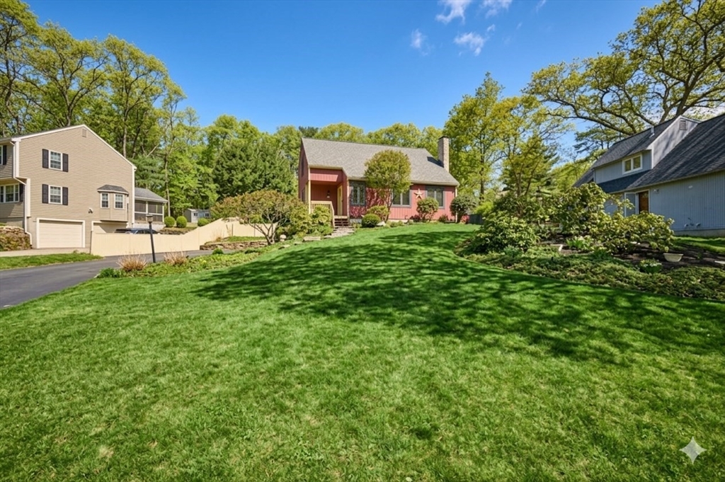 44 Carriage House Path