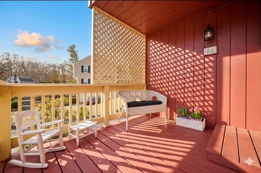 44 Carriage House Path