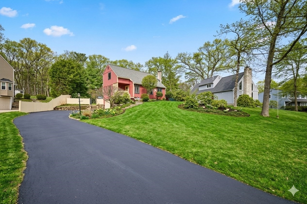 44 Carriage House Path