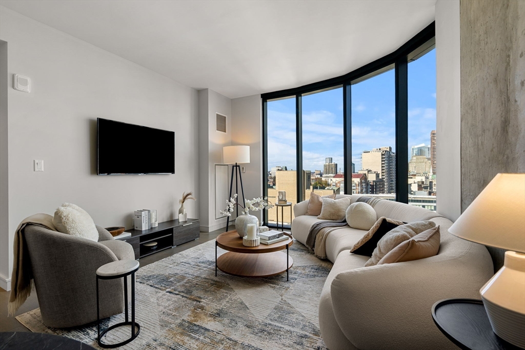 55 Lagrange St 1705
