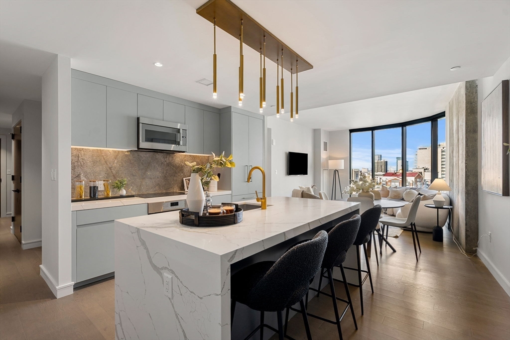 55 Lagrange St 1705