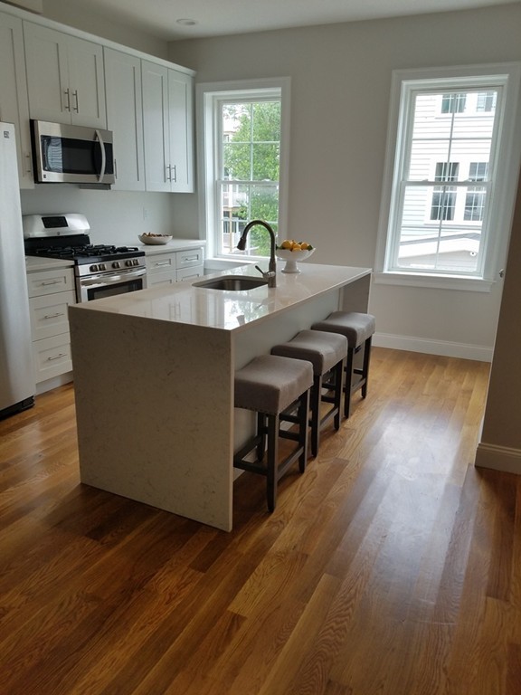100 Webster St 1