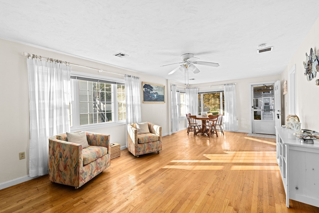 11 Turner Ave
