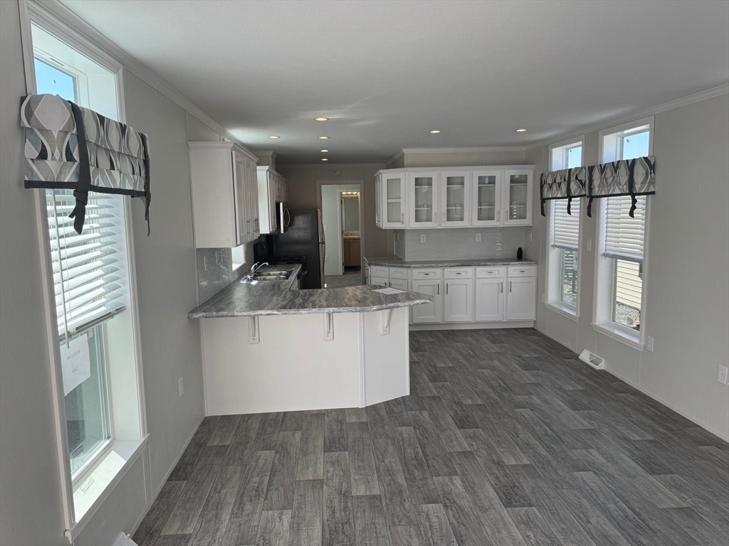 25 Groton School Rd 14