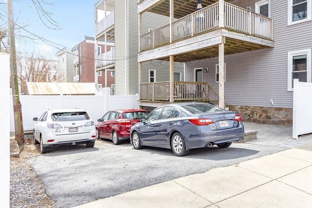 Boston, Massachusetts 02125, United States, 3 Bedrooms Bedrooms, ,1 BathroomBathrooms,Residential,Active,86338