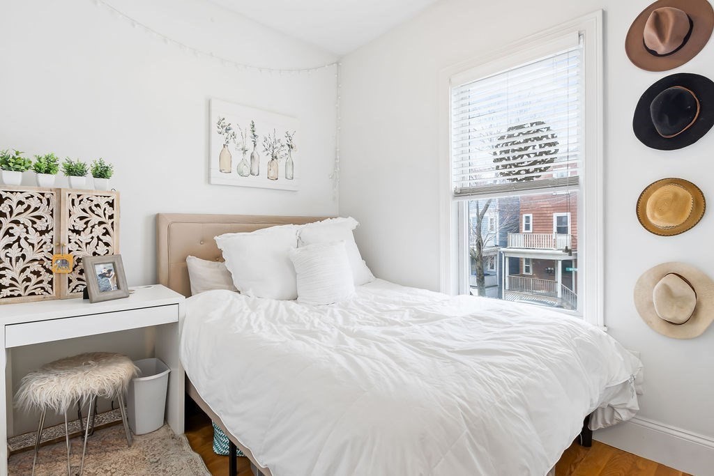 Boston, Massachusetts 02125, United States, 3 Bedrooms Bedrooms, ,1 BathroomBathrooms,Residential,Active,86338