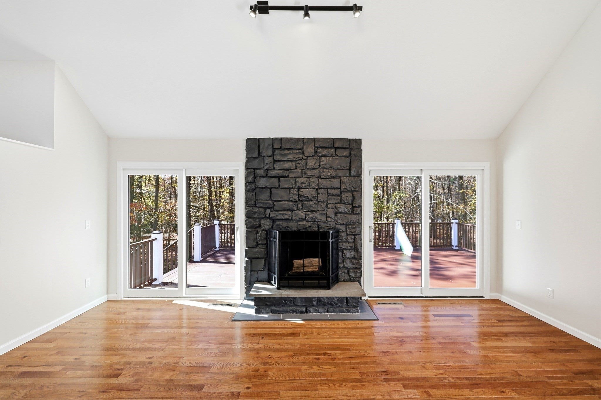 139 E Hill Rd
