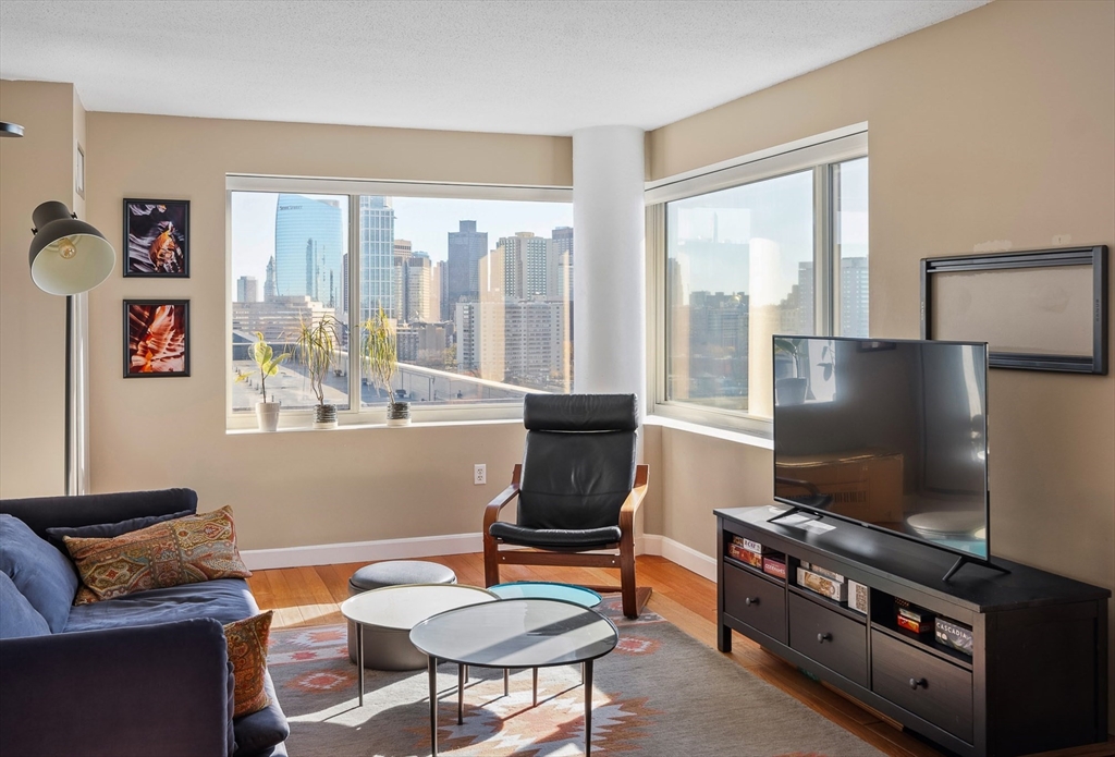 8-12 Museum Way 1522