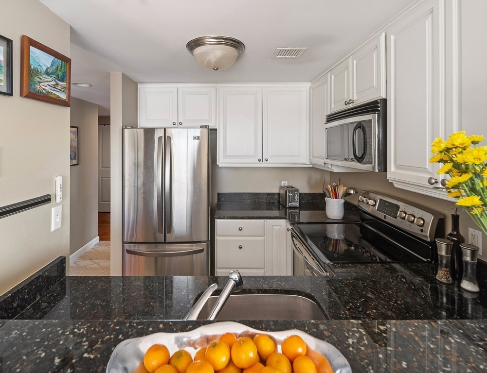 8-12 Museum Way 1522