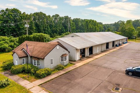 16 Arthur St Easthampton MA 01027