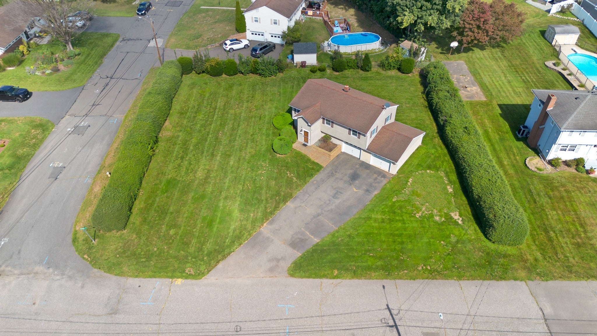115 Clover Rd, Ludlow, MA Photo #2