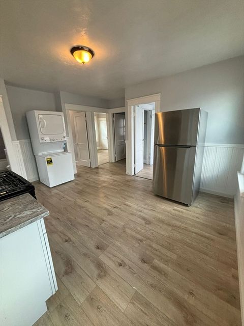 12 Hillside St Worcester MA 01610