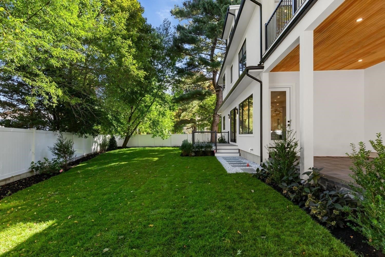 470 Quinobequin RD, Newton, MA, 470 Quinobequin RD, Newton, MA Photo #40
