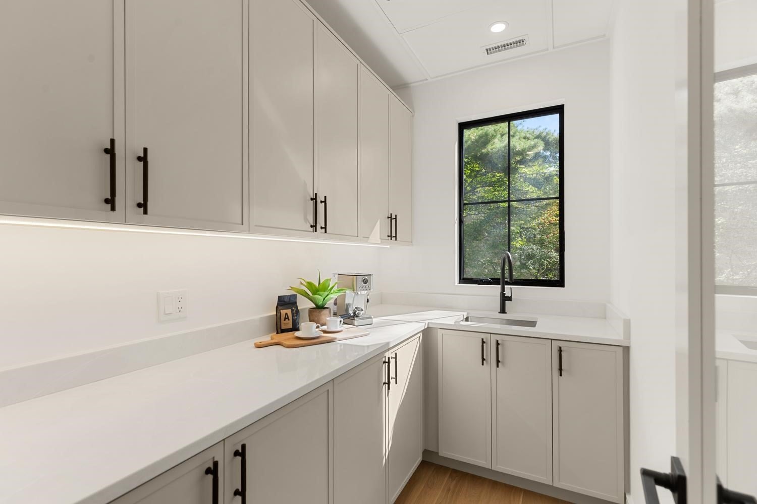 470 Quinobequin RD, Newton, MA, 470 Quinobequin RD, Newton, MA Photo #9