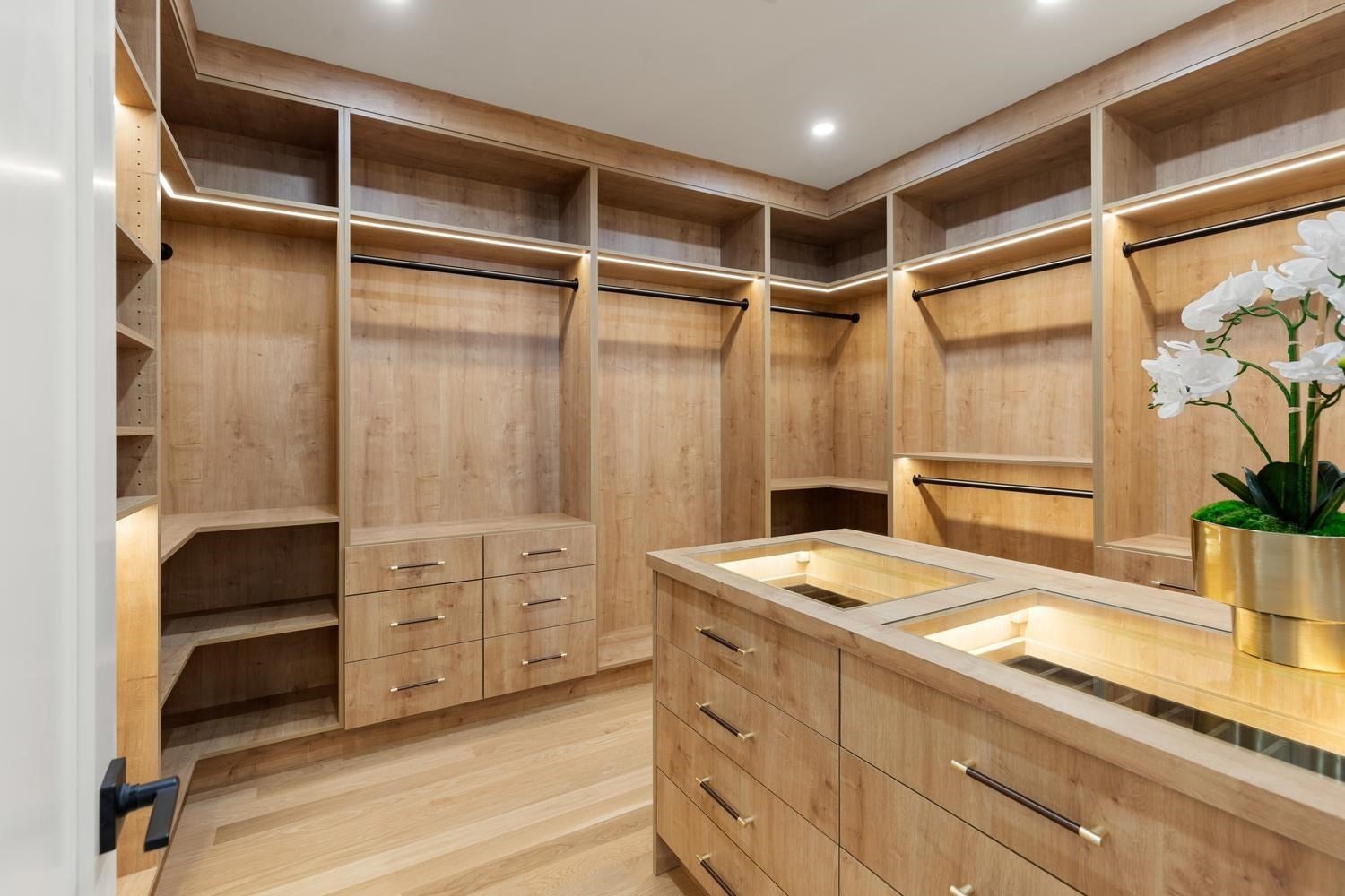 470 Quinobequin RD, Newton, MA, 470 Quinobequin RD, Newton, MA Photo #30