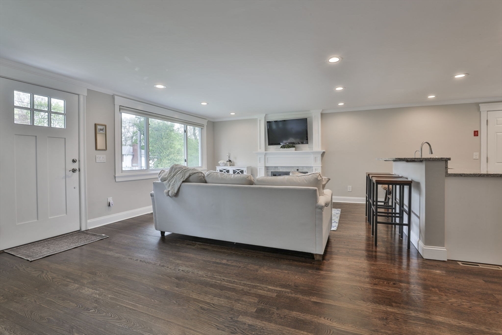 11 Gerry Rd