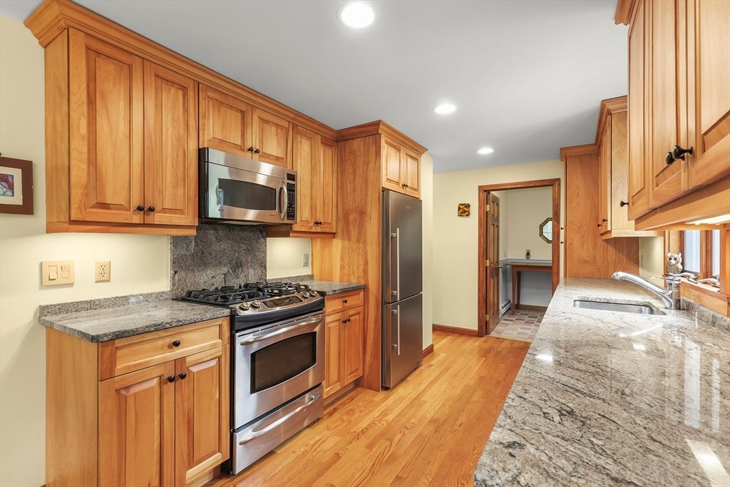 236 Blueberry Pond Dr, Brewster, MA, 236 Blueberry Pond Dr, Brewster, MA Photo #3