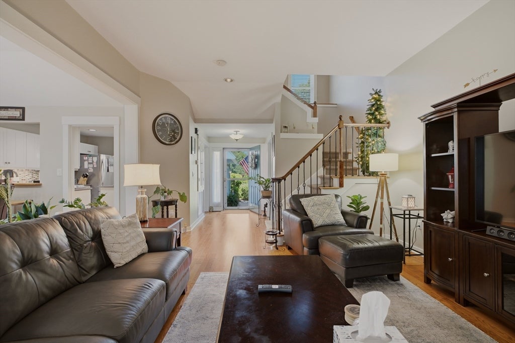 6 Hidden Bay Dr 6