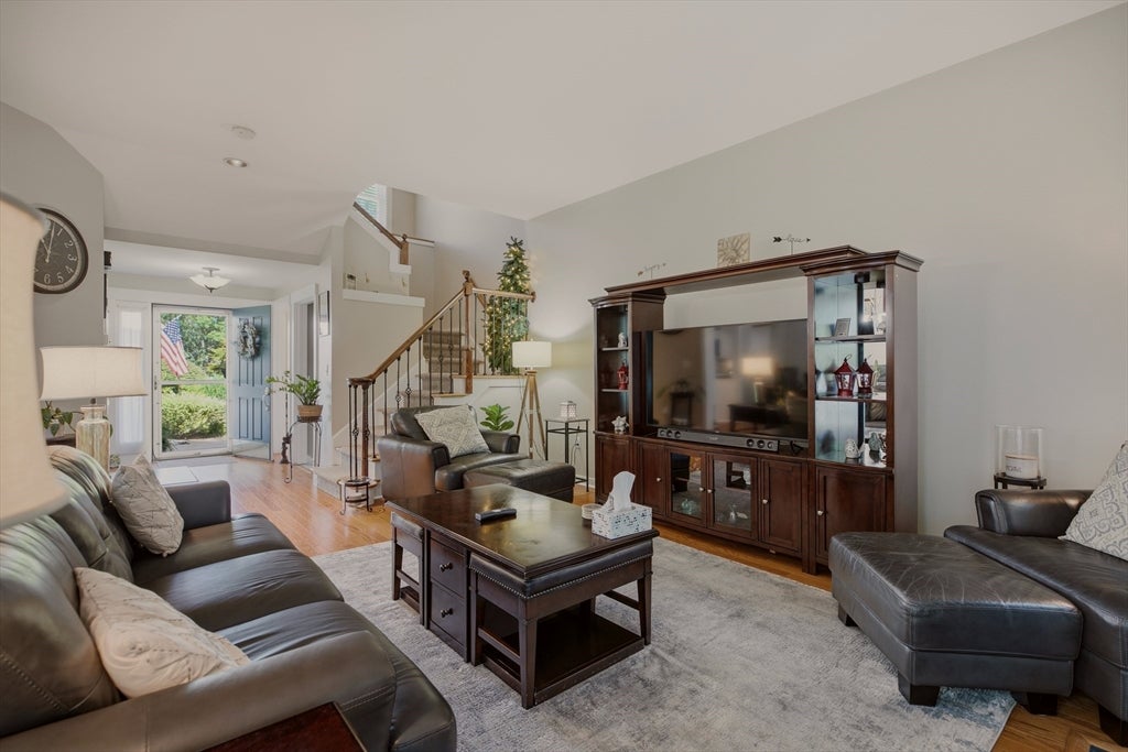 6 Hidden Bay Dr 6