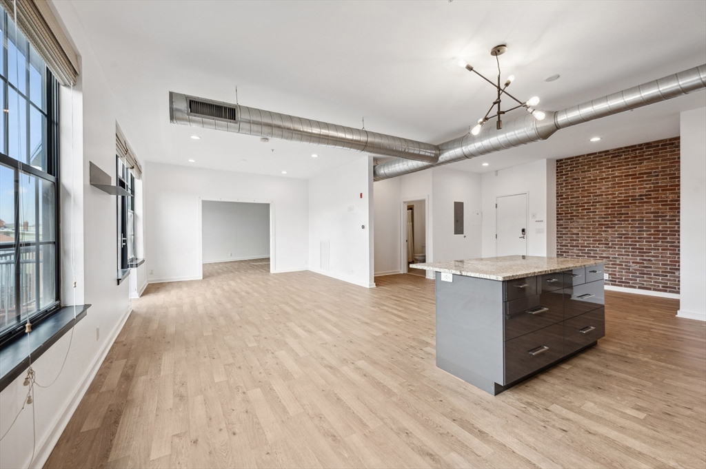 944 Dorchester Ave 56