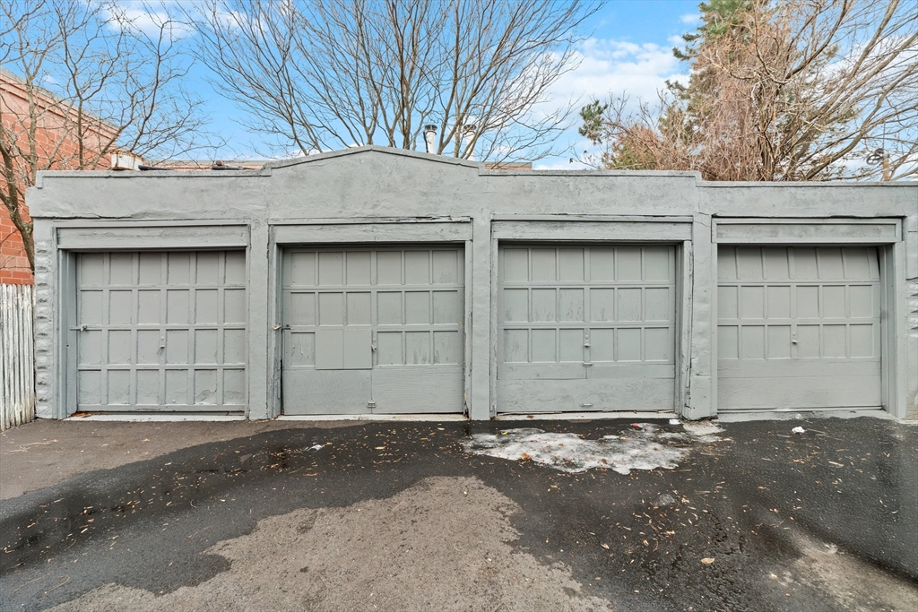 154 Glen St