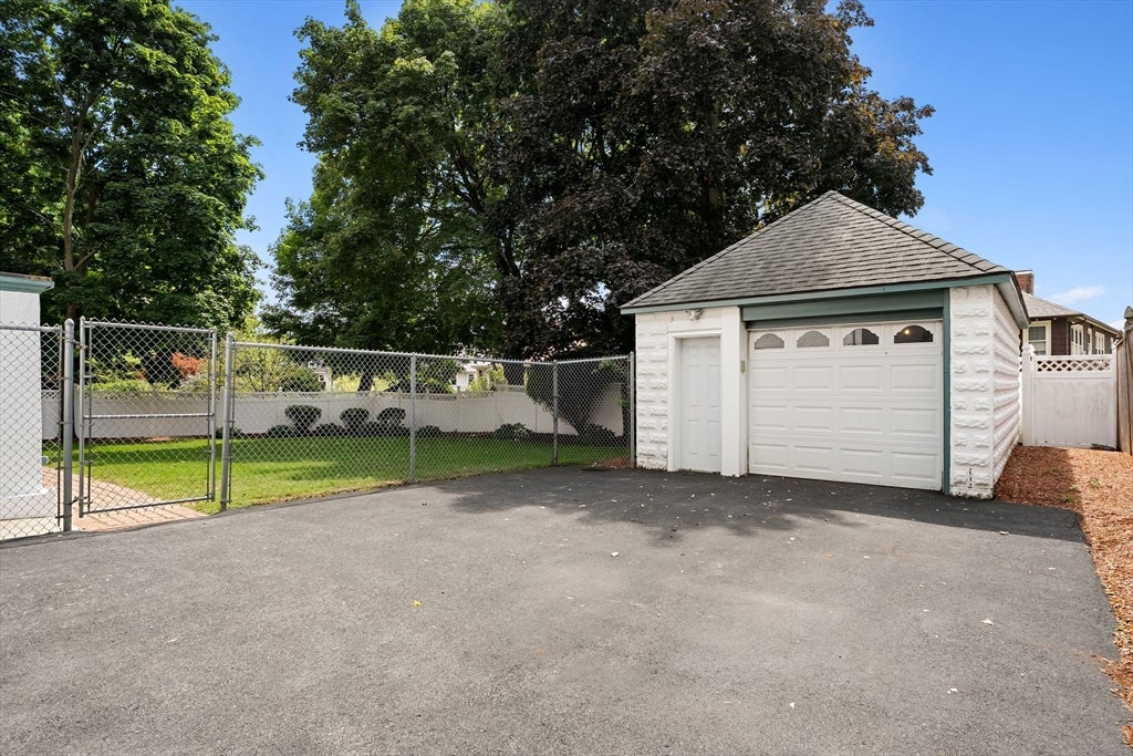 32 Sagamore Ave, Medford, MA Photo #32