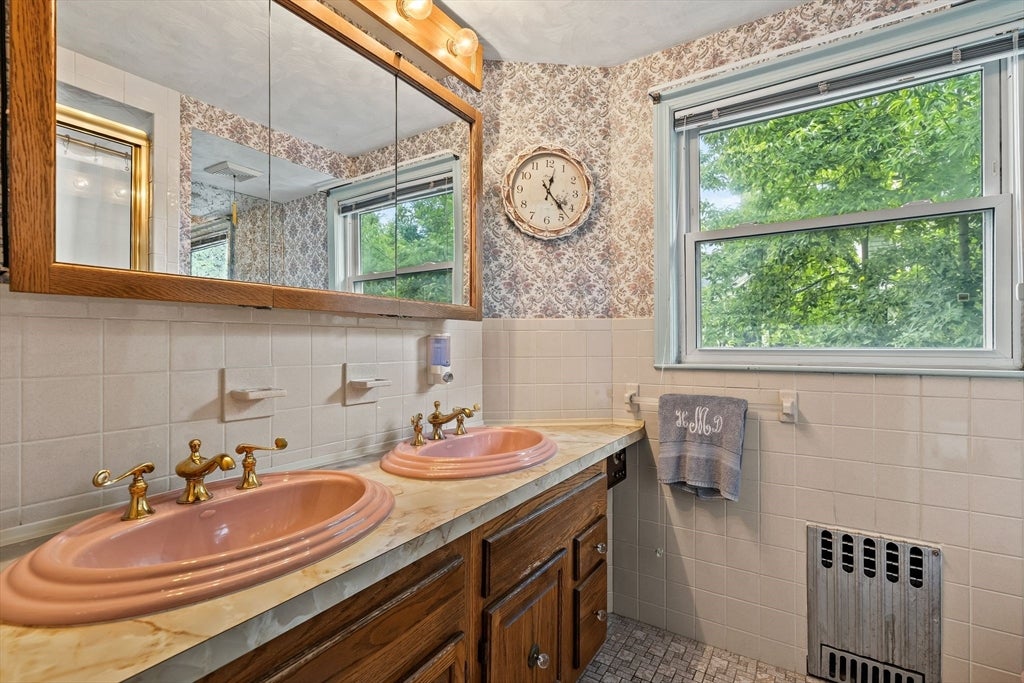 32 Sagamore Ave, Medford, MA Photo #21