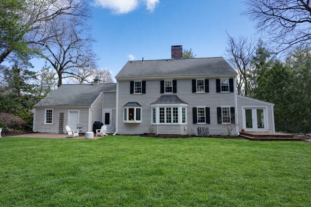92 Woodlawn Ave