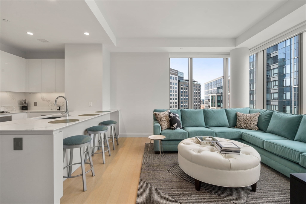 135 Seaport Blvd 1905