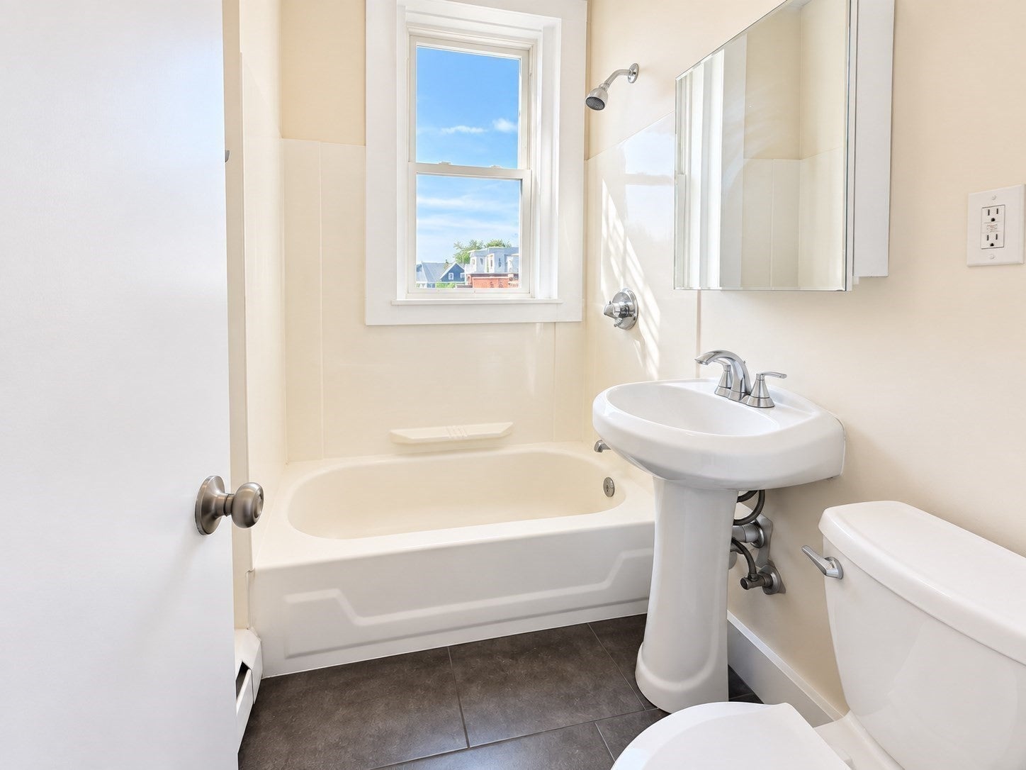 8 Kenwwod St #7, Boston, MA Photo #17