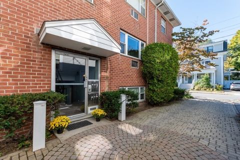104 Trowbridge St 3 Cambridge MA 02138