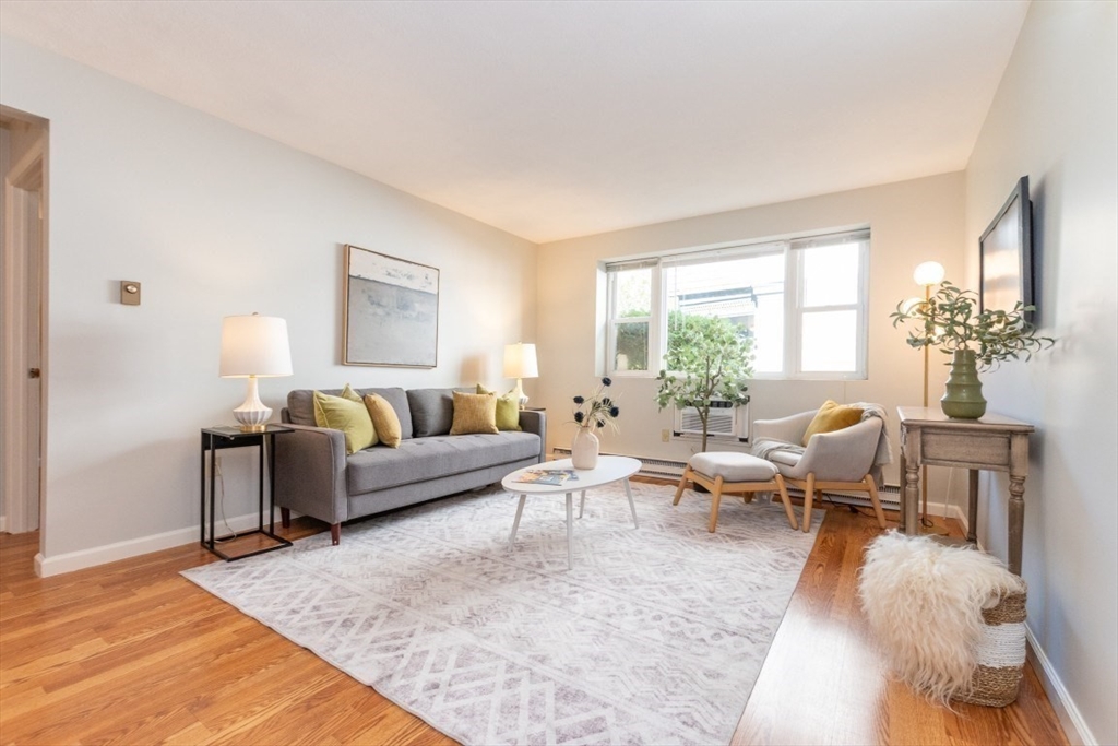 104 Trowbridge St 3