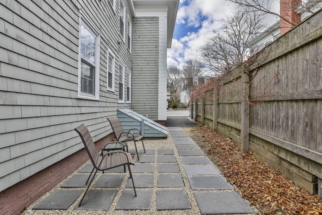 26 Munroe St 1