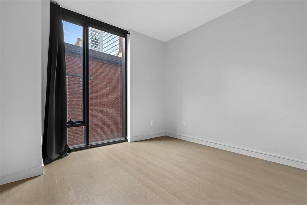 55 Lagrange St 709
