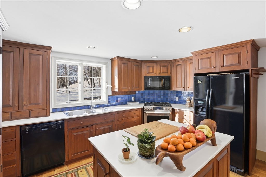 105 Lexington Rd